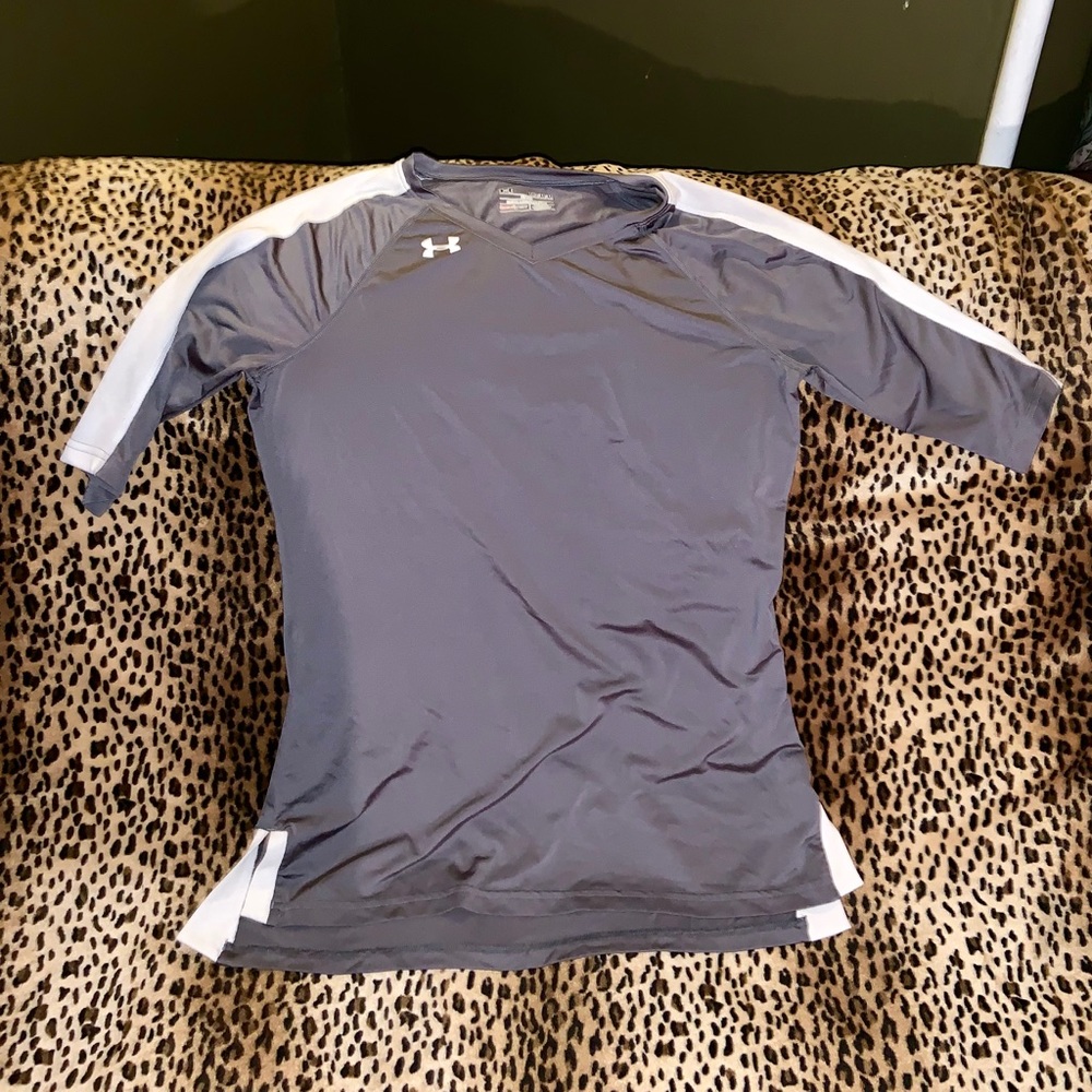 Under Armour Fitted Medium Grey & White Shirt